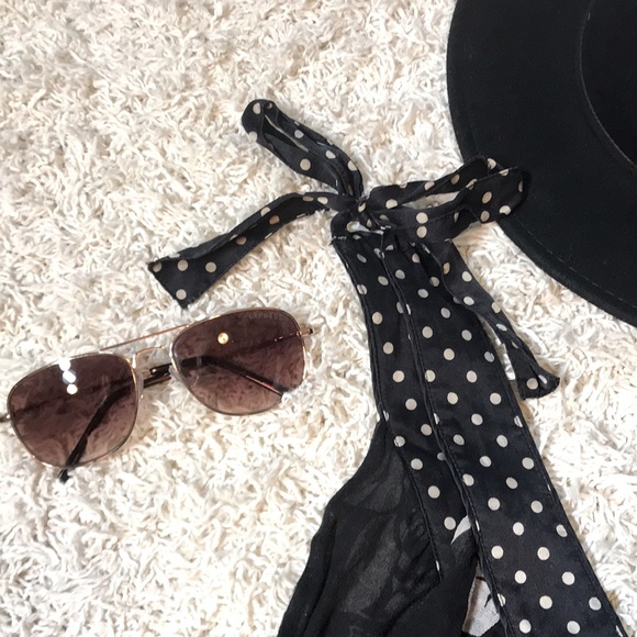 Vintage Bebe 💯% Silk Top - Picture 3 of 11